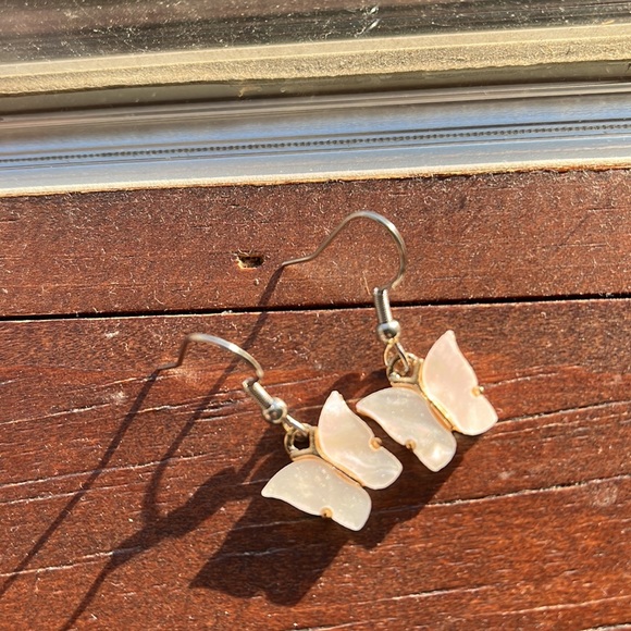 White butterfly earrings - Picture 3 of 5